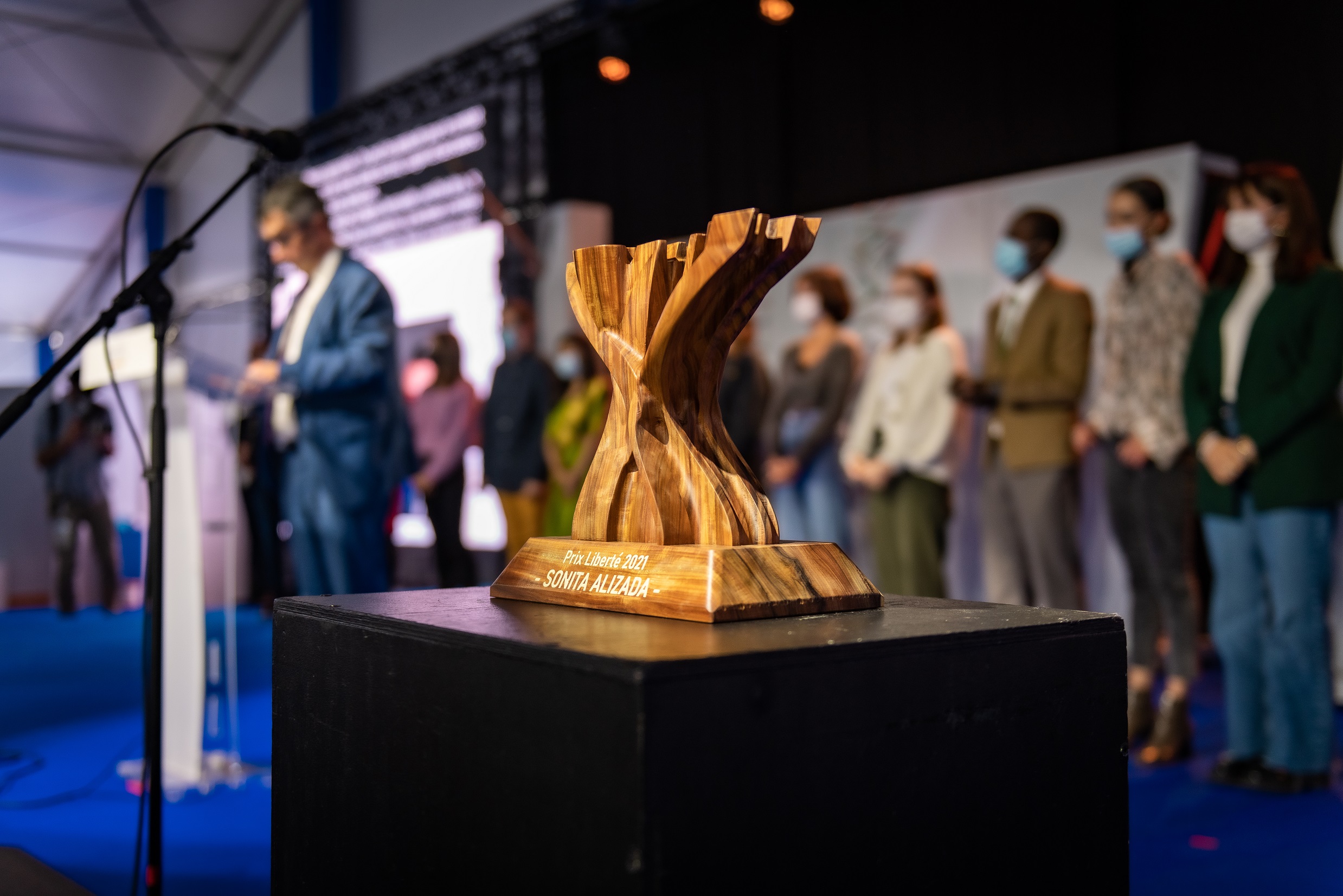 En 2021, le trophée a été réalisé par des élèves du lycée Mezeray-Gabriel d'Argentan et du lycée Laplace de Caen