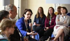 Debate Russia-Ukraine: the roads to conflict resolution : Galia Ackerman