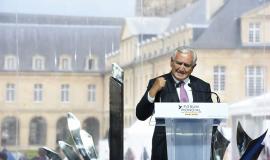 Jean-Pierre Raffarin: "On ne peut pas banaliser le mot guerre"