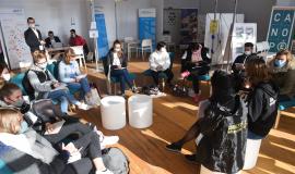 Les Open Badges récompensent l’engagement des jeunes au Forum mondial Normandie pour la Paix