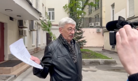 Russie : le procès emblématique d’Oleg Orlov, figure de la lutte pour les droits humains