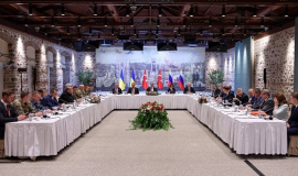 Trois visions du processus de paix pour l’Ukraine : le « deal », l’ascenseur et le rond-point