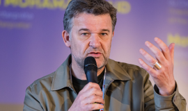 « Les coupes de l’aide publique au développement sont dramatiques parce qu’elles sont majeures. » Interview de Jean-François Corty
